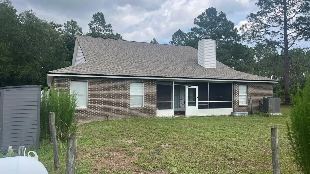 Shingle roof on a brick home